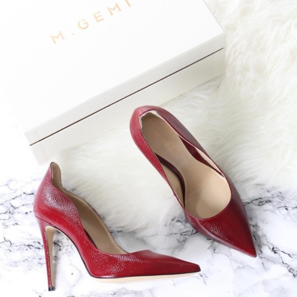Beautiful Ruby Pumps (NEW)